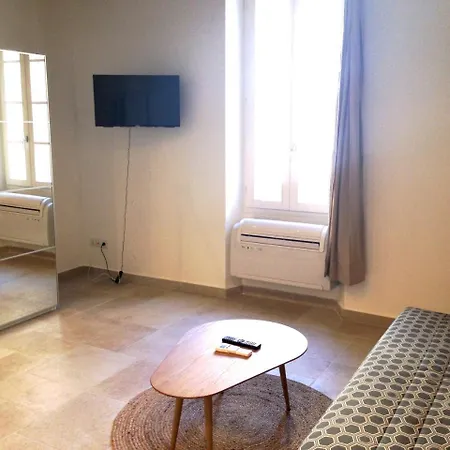 - Le Petit Studio D Antoine Apartment