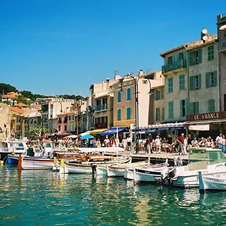 - Le Petit Studio D Antoine Apartment Bandol